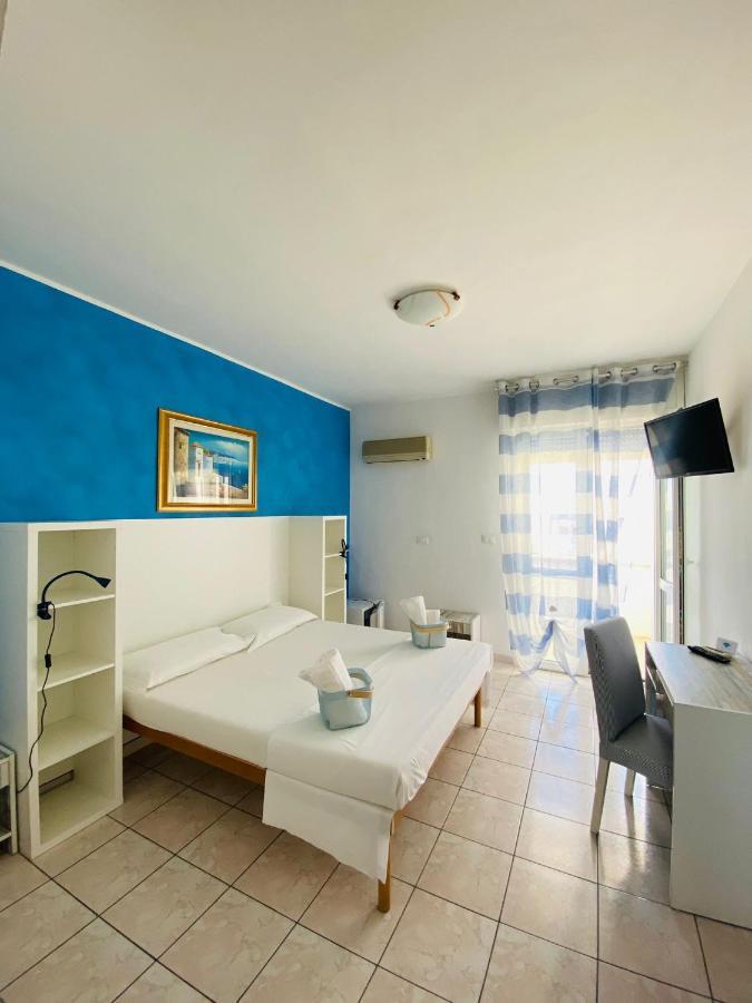 Albergo California Lesina Exterior photo